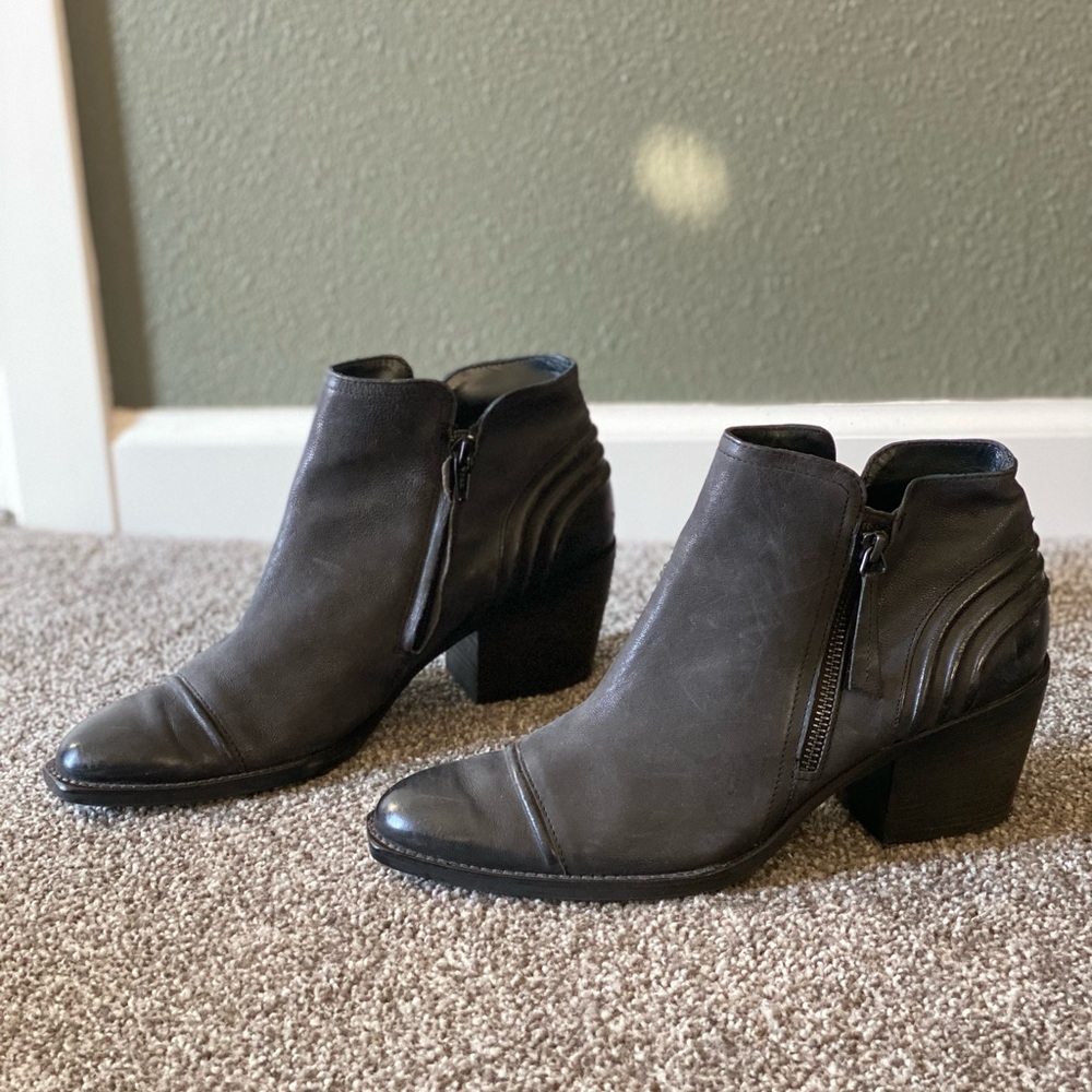 Paul Green Diandra Leather Snip Toe Booties